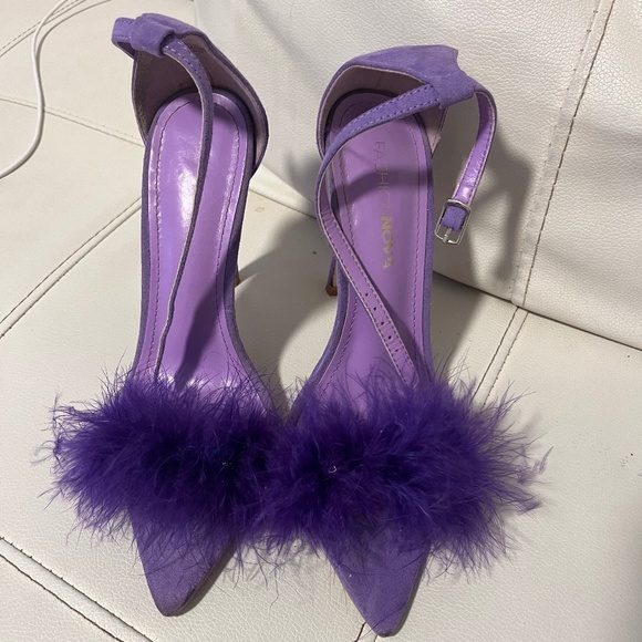 Purple feather heels - Picture 1 of 3
